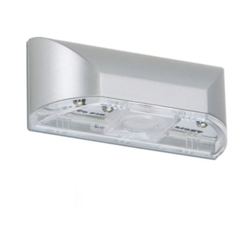 Lampada Multiuso 4 Led Batterie Incluse Cappe Scale Passaggi Mobili.