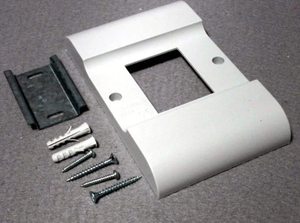Kit Placca Calotta 2 Moduli DIN 642 Marlanvil per Vecchi Magnetotermici – 93.K.02