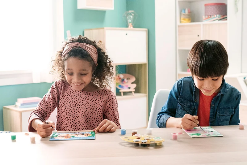Ravensburger - CreArt Serie D, Gattino e Farfalla, Dipingere con i Numeri, Kit Pittura Bambini, Tema Animali, Cornice Inclusa, Gioco Educativo, Idea Regalo Bambini 9+ Anni, 26x20 cm