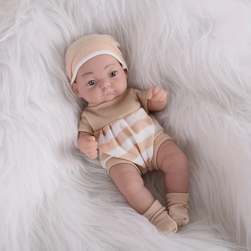 Bambole Reborn realistiche da 27,94 cm con cappello, calze e vestiti di Natale - Regalo perfetto per ragazze 3+! , Halloween/Giorno del Ringraziamento/regalo di Natale