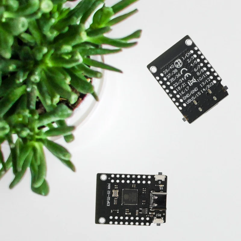 ESp32 S2 Mini with ESP32-S2FN4R2 WIFI IC and USB Type-C compatible with Micropython and Arduino, unsoldered