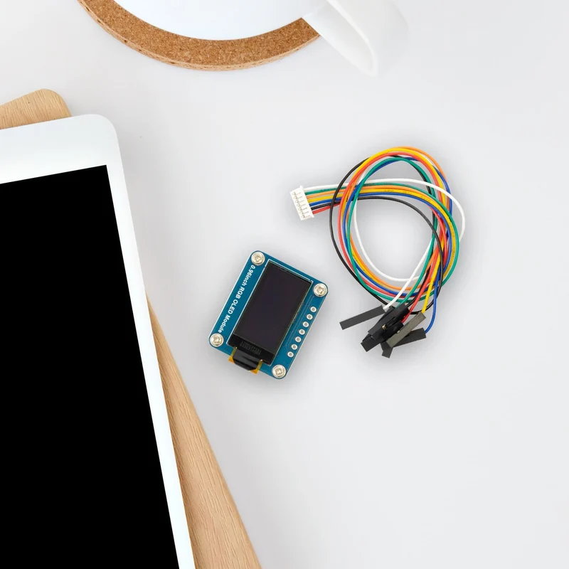 Waveshare - 0.96" RGB OLED display module compatible with Arduino and Raspberry Pi
