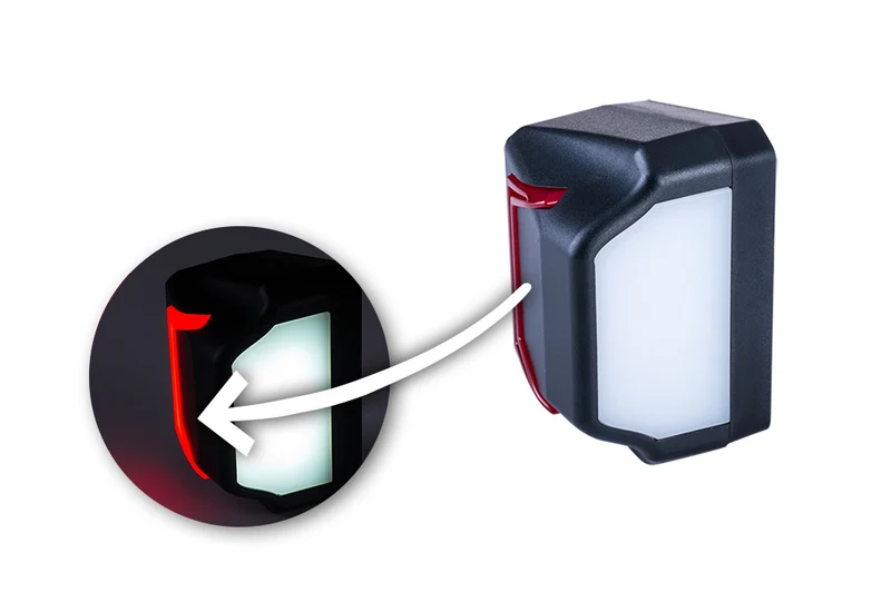 Luce targa con funzione di luce posteriore rossa