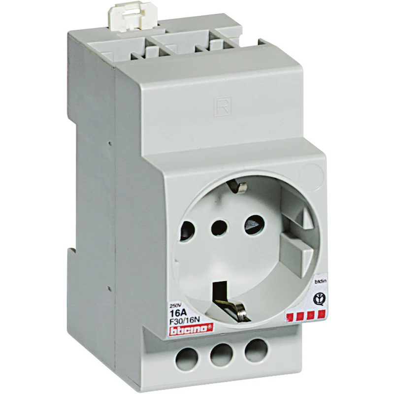 BTICINO F30/16N - Presa STD tedesco/italiano P30 da quadro