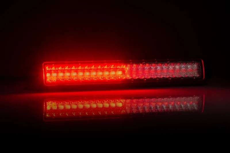 Striscia luminosa posteriore Fristom con stop, coda e indicatore