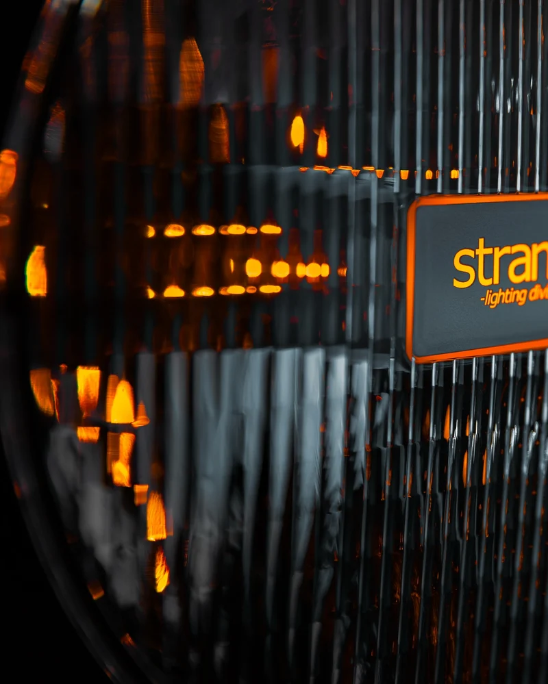 Strands IZE LED OG Driving Light / 9"