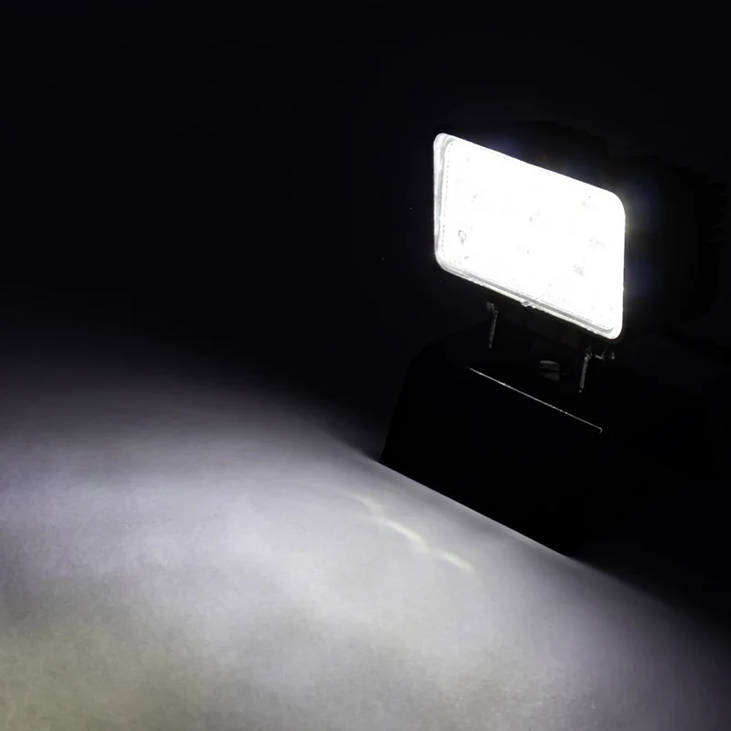 Rectangular 18W LED Work Light with 1100 Lumen Flood Beam