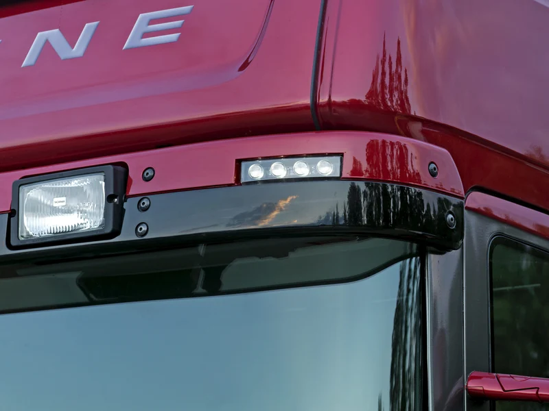 Luce di segnalazione a LED Scania Visiera in bianco o ambra