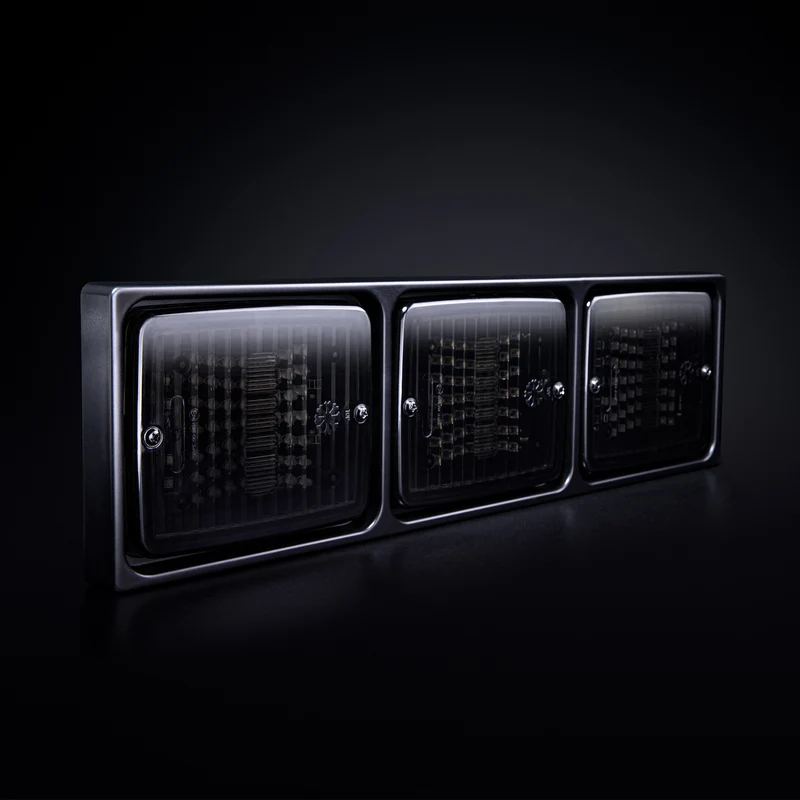Strands IZE LED Mounting Frame / 3 Lamp Version