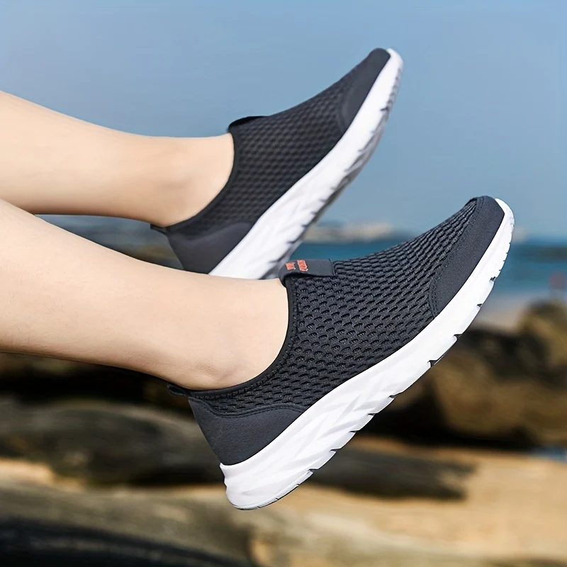 Uomo trama Casual traspirante leggero scivolare sulle scarpe da passeggio, casual all'aperto anti scivolo Scarpe da ginnastica scarpe da guida