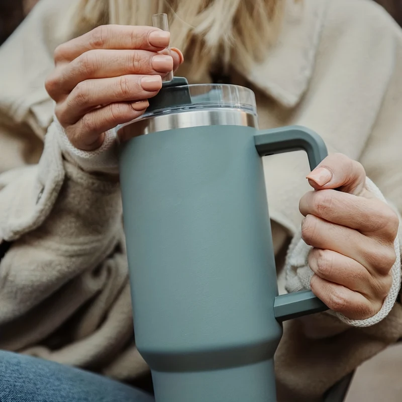DKP Bottiglia D'acqua Con Capacità Di 40 Once Con Manico E Coperchio A Cannuccia, Bottiglie D'acqua In Acciaio Inossidabile Riutilizzabili E Isolate, Tazza Da Viaggio, Tazza Da Caffè, Tazza Da Auto, Tazza Da Acqua Per Uomini E Donne, Campeggio All'aperto