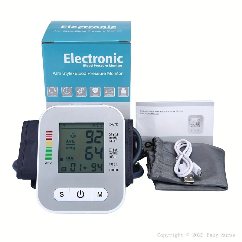 Misuratore di pressione arteriosa, misuratore digitale di pressione arteriosa da polso, rilevatore automatico di pressione arteriosa del bracciale, memoria con 2x99 letture, display vocale di grandi dimensioni, con custodia per il trasporto Natale