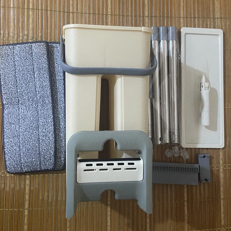 1 Set Flat Floor Mop Bucket Set Con 2 Panni In Microfibra, Facile Pulizia Con Secchio Auto-Strizzante Bagnato E Asciutto, Per La Pulizia Di Pavimenti In Laminato, Legno Duro E Piastrelle