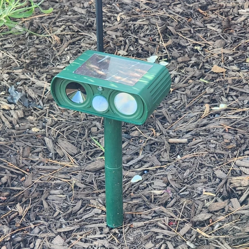 Repellente Solare Ad Ultrasuoni Per Animali, Luce Lampeggiante A LED, Volpe, Cervo, Ecc. Sverminazione Familiare Nel Cortile Sverminazione Ad Ultrasuoni All'aperto In Repellente Per Ratti, Scoiattoli, Cervi, Procioni, Puzzola, Coniglio, Talpa