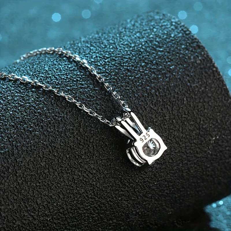 Collana Moissanite 1ct-2ct 4 griffe intarsiate Moissanite taglio rotondo Brillante collana ciondolo solitario Regali per le donne
