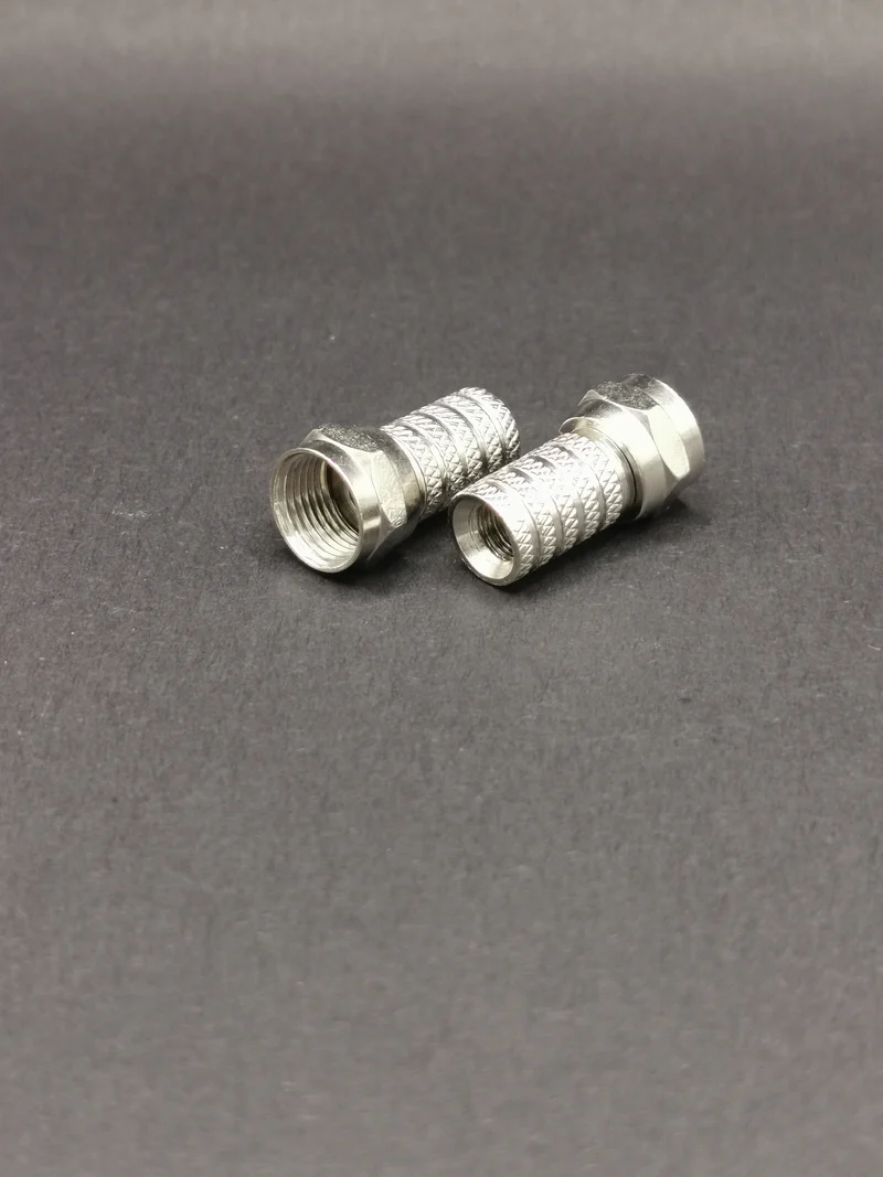 10 pcs Connettore F | dritto, connettore nichelato | 75 Ohm | Twist-on | Diametro ingresso cavo: 5 mm | corpo in ottone | sacchetto di plastica