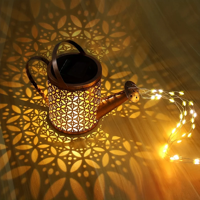 1 pz. Annaffiatoio con luce, lanterne solari da appendere all'aperto, luci solari decorative per il giardino, luci solari retrò in metallo per il giardino, decorazioni per il prato e il patio.
