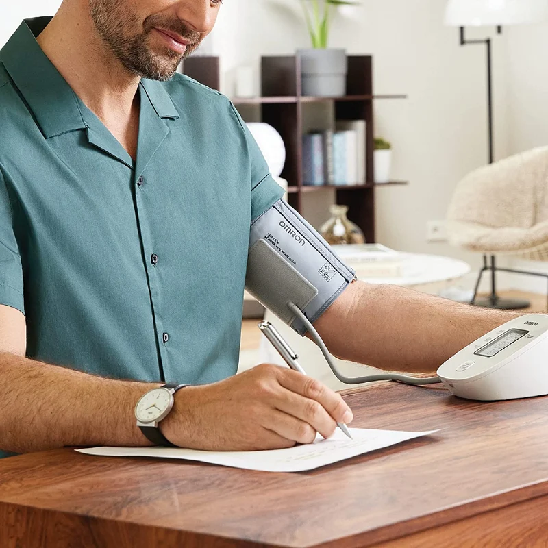 OMRON X2 Basic Misuratore di Pressione Arteriosa da Braccio Digitale - Apparecchio Automatico per Misurare la Pressione Sanguigna a Casa, clinicamente validato
