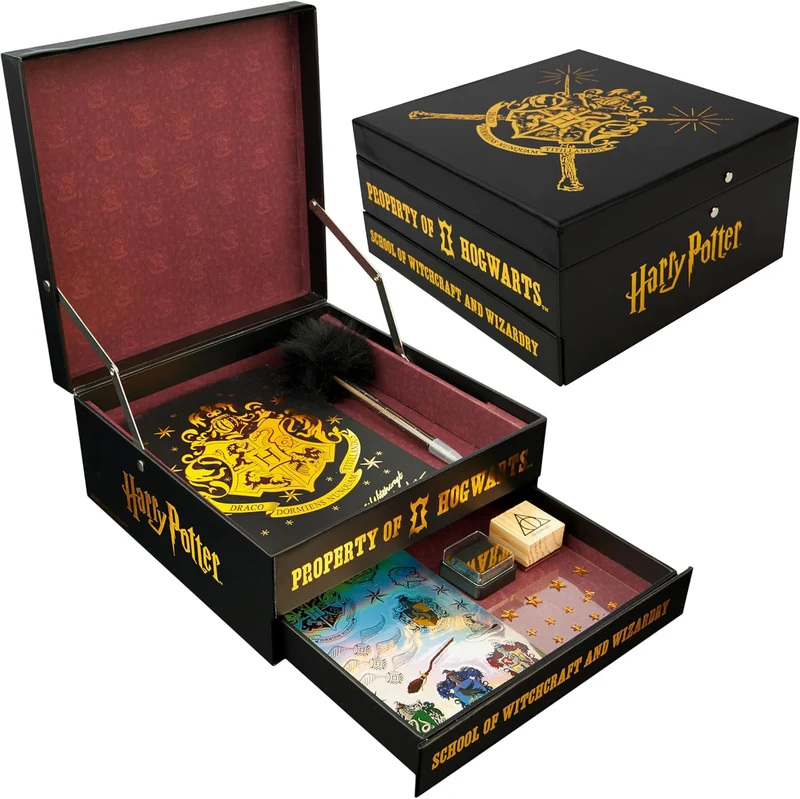 HARRY POTTER Scrapbooking Kit, Album Fai da Te, più di 60 Accessori Scrapbook Washi Tapes, Adesivi, Timbri, Lettere, Colla Stick Glitterata, Attivita Creative per Bambini, Regali Fai da Te Creativi
