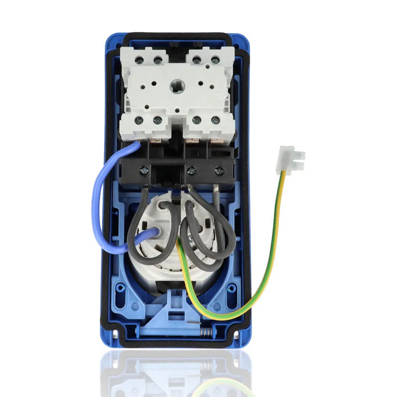 GEWISS GW66342N - Presa Interbloccata Verticale 3P+N+T 32A 400V IP67 Fusibili