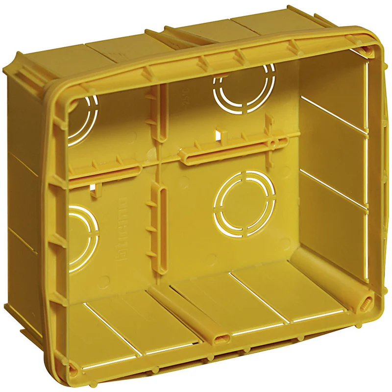 BTICINO 16205 - Scatola di derivazione da incasso 150x130x69 mm, completa di coperchio e viti - antiurto