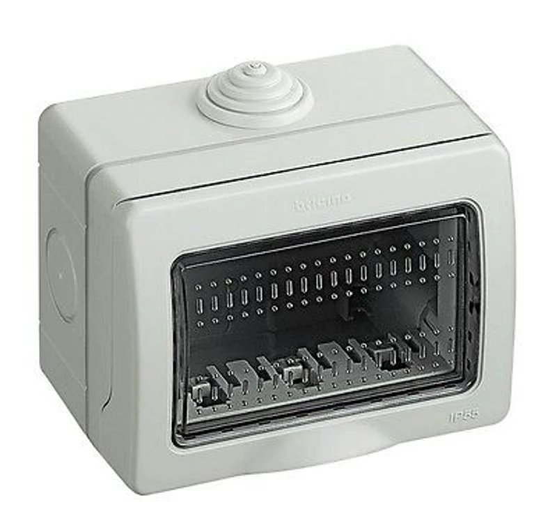 BTICINO 25503 - Custodia Ip55 Composta Da Base E Portello Di Protezione - 3 Moduli - Matix