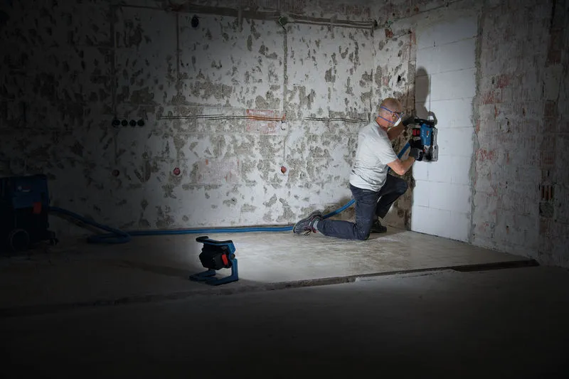 Lampada da cantiere a batteria Bosch GLI18V-5000 PRO