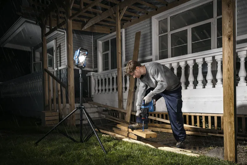 Lampada da cantiere a batteria Bosch GLI18V-3000 PRO