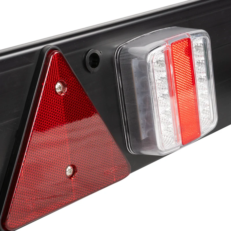 BARRA PER RIMORCHIO DI 1100 MM X 140 MM, 2 LUCI LED E 2 CATARIFRANGENTI TRIANGOLARI 52838 JBM