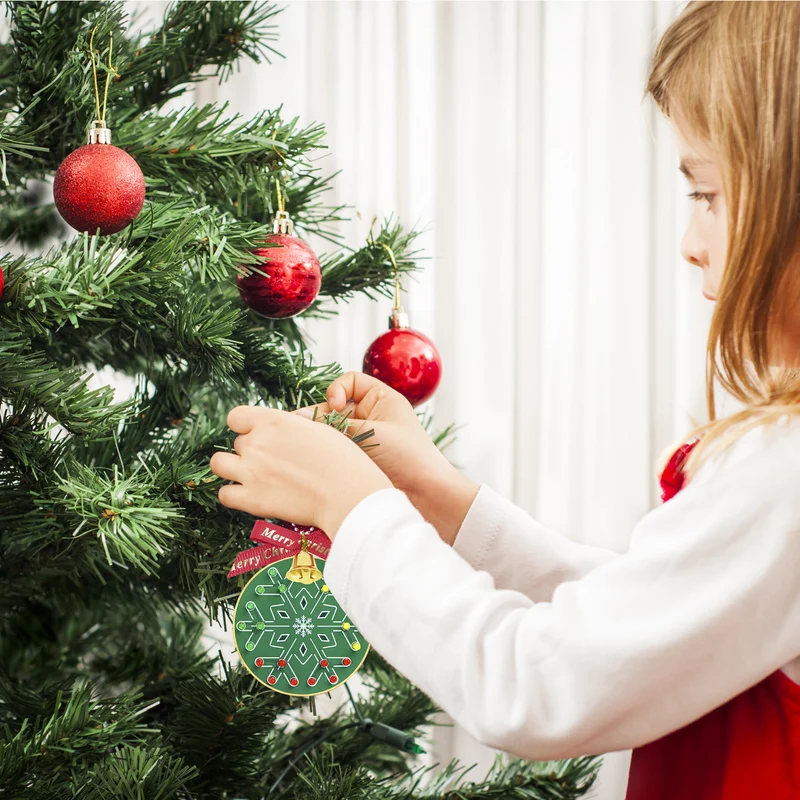 2pcs Learn to Solder Kit Christmas Soldering Kit for Beginners: DIY Flashing LED Tree & Snowflake Decoration Soldering Kit，Fun Electronic Project Kit for School and Home Teaching Learning