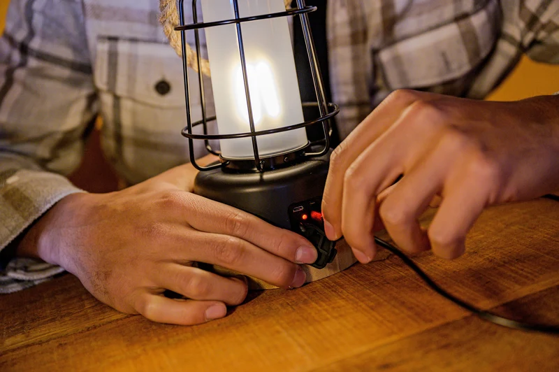 Lampada da campeggio a accumulatore LED CAL 1 350lm, IP44 BRENNESTUHL