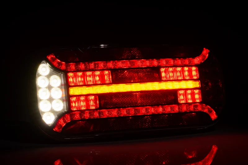 Grande lampada a LED per rimorchio con indicatore dinamico / 7 funzioni / 300 mm